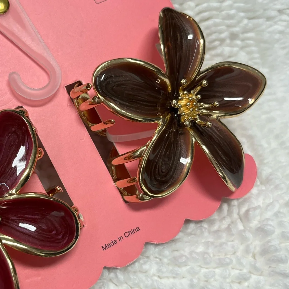NWT โ๏ธ๐บโ๏ธ Sunday State gorgeous Hair Claw Enamel Clips set of 2 - Picture 6 of 9